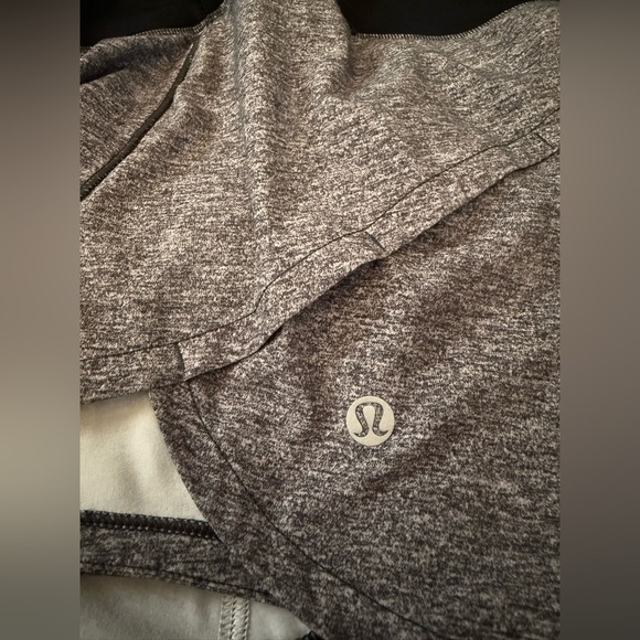 Lululemon Speed Up Shorts Heather Gray Size 8 – Excellent Like-New Condition - Picture 5 of 6